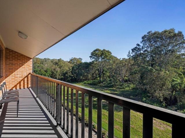 Light Filled Top Floor Living In The Heart Of Sawtell