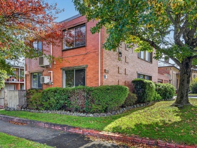 Light filled three bedroom unit