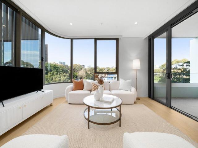 Light Filled Three Bedroom plus study with Resort Amenities