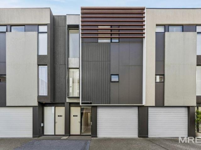 Light Filled Triple Storey Townhouse in the Heart of Northcote