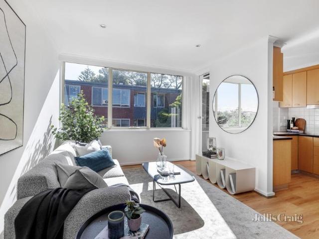 Light Filled Two Bedroom Apartment in Boutique Hawthorn Setting