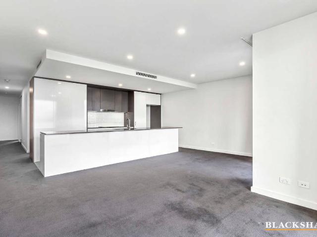 Light Filled Two Bedroom Apartment in Prime Inner South Location