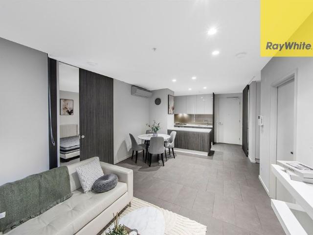 Light Filled Two Bedroom Ground Floor Sanctuary with Enclosed Winter Garden