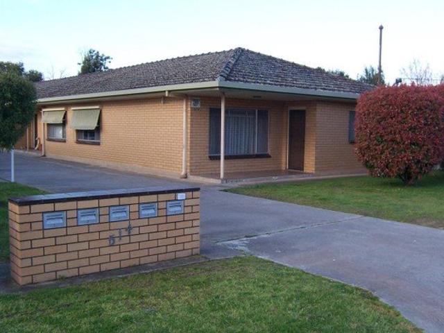 Light Filled Two Bedroom Flat in Albury