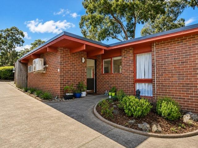 Light Filled Two Bedroom Home with Generous Garden!