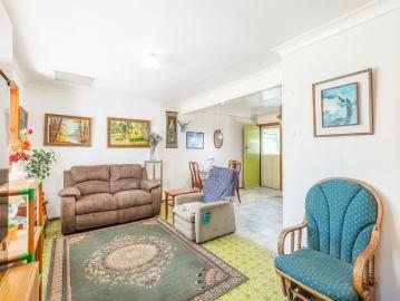 LIGHT FILLED TWO BEDROOM HOME WITH UTILITIES INCLUDED