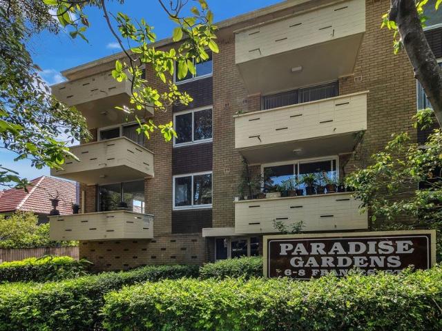 Light Filled Two Bedroom in Leafy Paradise Gardens