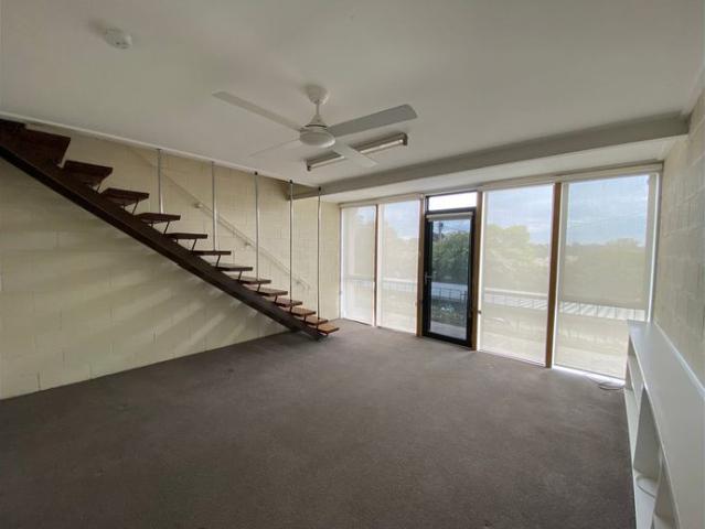 Light Filled Two Bedroom Retreat Near the Barwon River