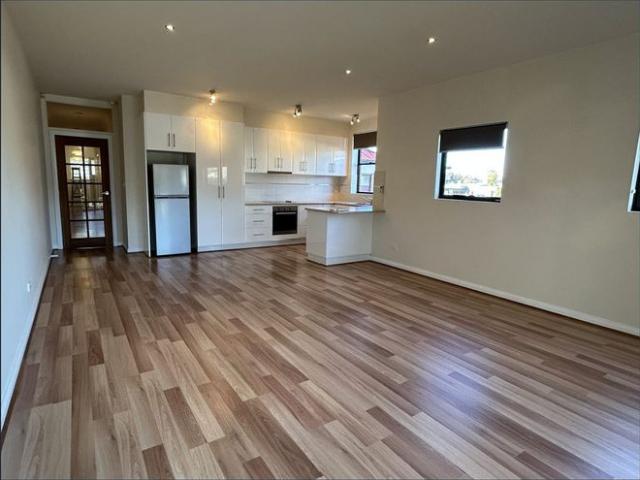 Light Filled Two Bedroom Residence on Byron St