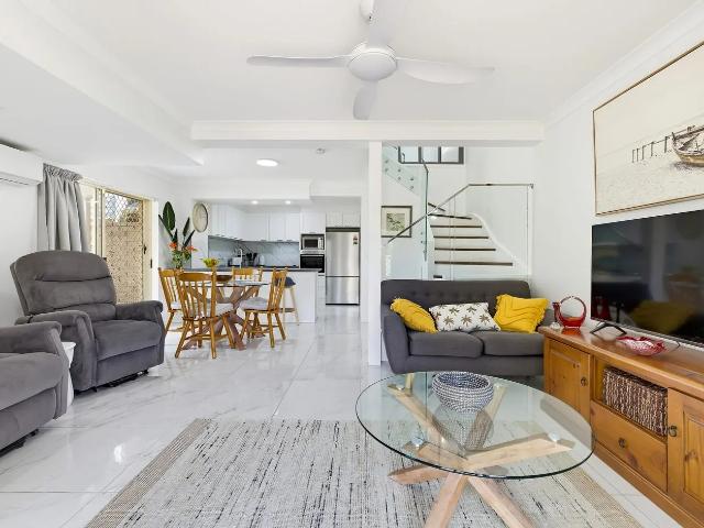 Light Filled Two Level furnished Townhouse Living in Mooloolaba