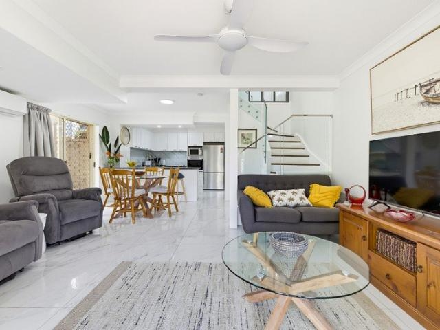Light Filled Two Level furnished Townhouse Living in Mooloolaba