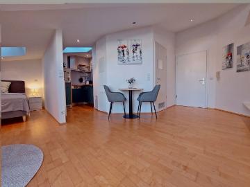 Light flooded and fully furnished cozy apartment in Frankfurt Sachsenhausen, Frankfurt Amsterdam Apartments for Rent
