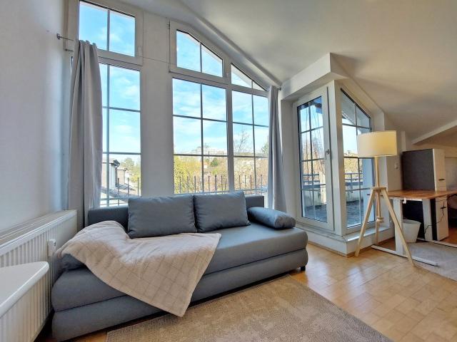 Light flooded and fully furnished cozy apartment in Frankfurt Sachsenhausen, Frankfurt Amsterdam Apartments for Rent