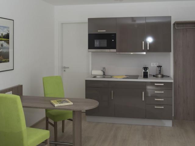Light flooded apartment with weekly cleaning service & fitness studio in the house, perfect location in Bogenhausen