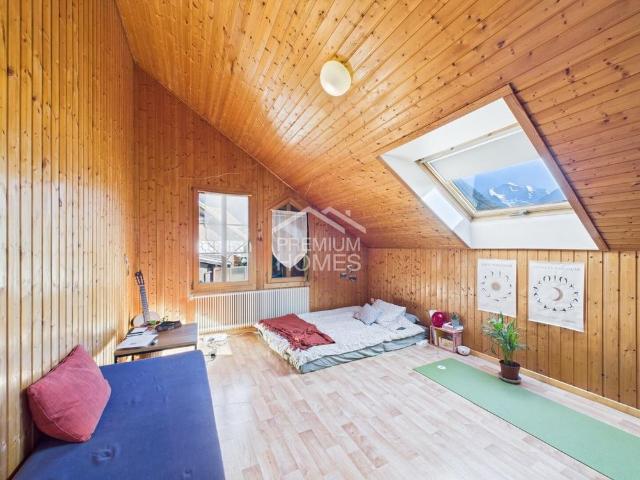 Light flooded apartment in idyllic surroundings