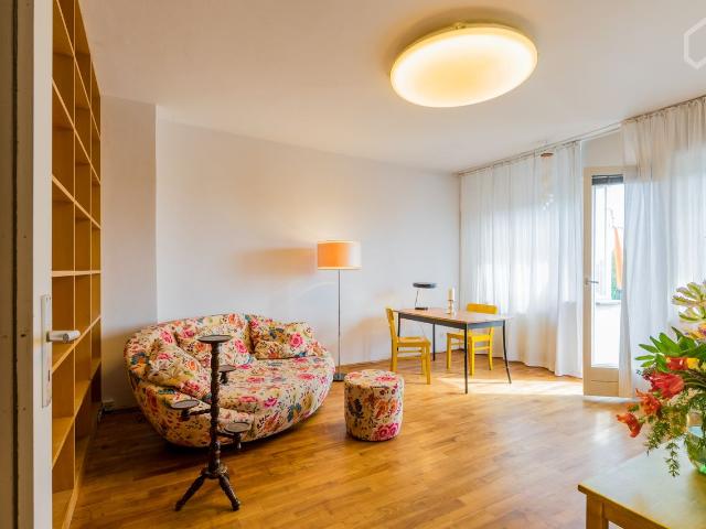 Light flooded charming Southside Flat Pauline with Balcony at Paul Lincke Ufer in Berlin Kreuzberg SO36, Berlin Amsterdam Apartments for Rent