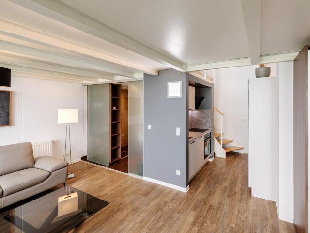 Light flooded gallery apartment with terrace