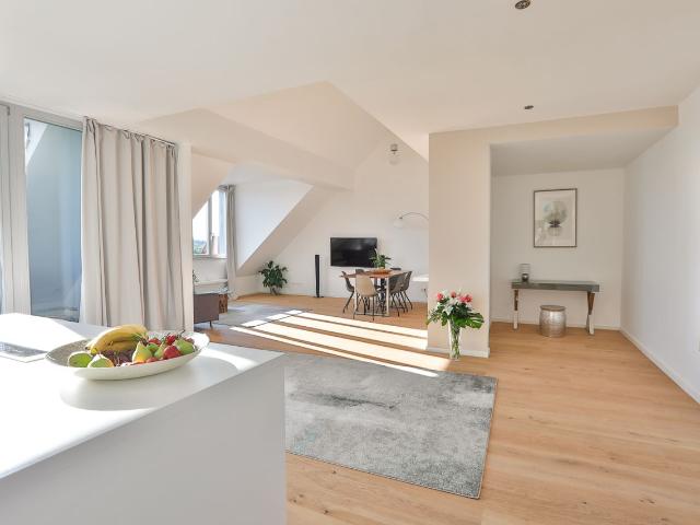 Light flooded luxury apartment with designer furniture and terrace in Charlottenburg, Berlin Amsterdam Apartments for Rent