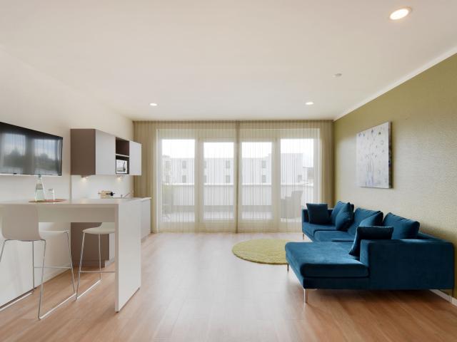 Light flooded spacious apartment in the middle of Hürth, with large balcony & weekly cleaning