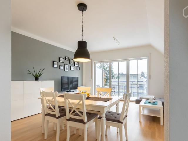 Light flooded, spacious 2 room apartment in a quiet location, Munchen Amsterdam Apartments for Rent