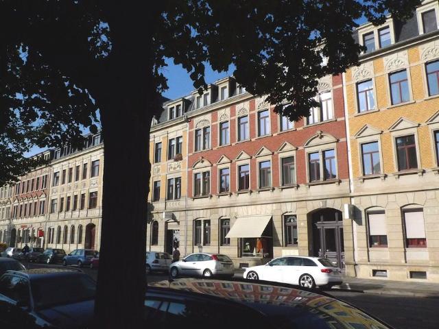 Light flooded 1 1/2 room attic flat in Dresden Striesen, Dresden Amsterdam Apartments for Rent