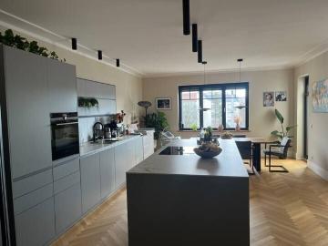 Light Flooded 2 Bedroom, Berlin Amsterdam Apartments for Rent