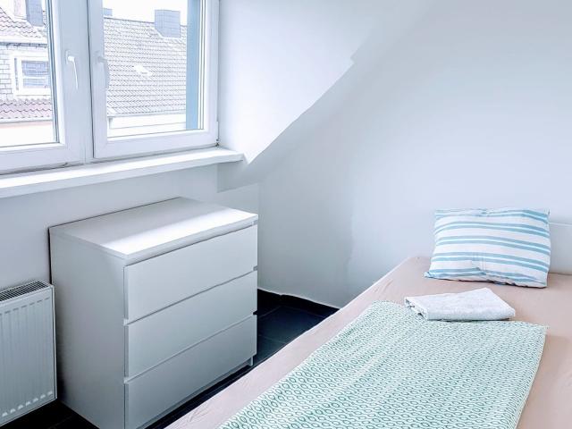 Light furnished room in a WG, Dortmund Amsterdam Apartments for Rent