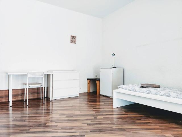 Light furnished room in a WG, Dortmund Amsterdam Apartments for Rent