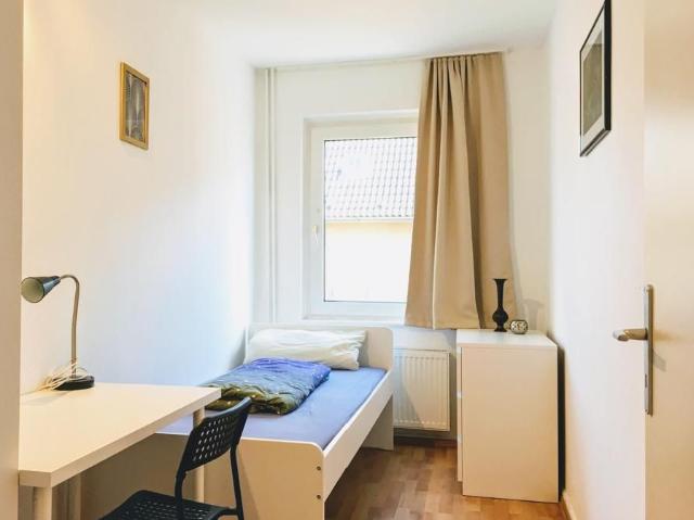 Light furnished room in a WG, Dortmund Amsterdam Apartments for Rent