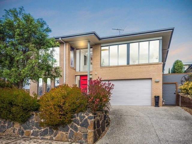 Light, Lifestyle and Panoramic Views