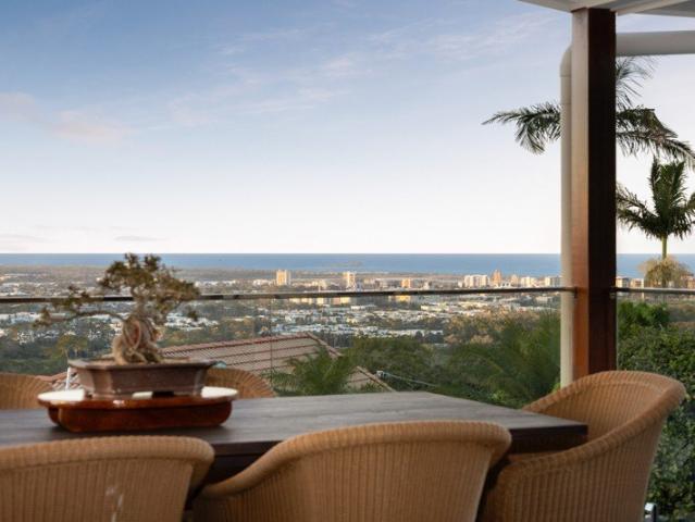 Light, Lifestyle Luxury + Panoramic Views: Ocean to Mountains!