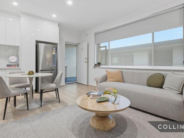 Light, Lifestyle & Park Outlook First Floor Brunswick Living with Car Space