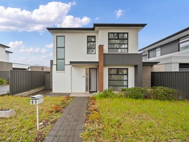 Light, Lifestyle & Room to Grow in a Prized Eastern Pocket