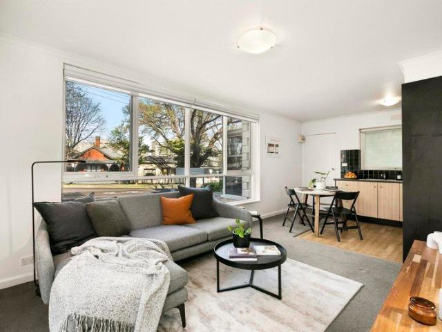 Light, location and a big courtyard surprise!