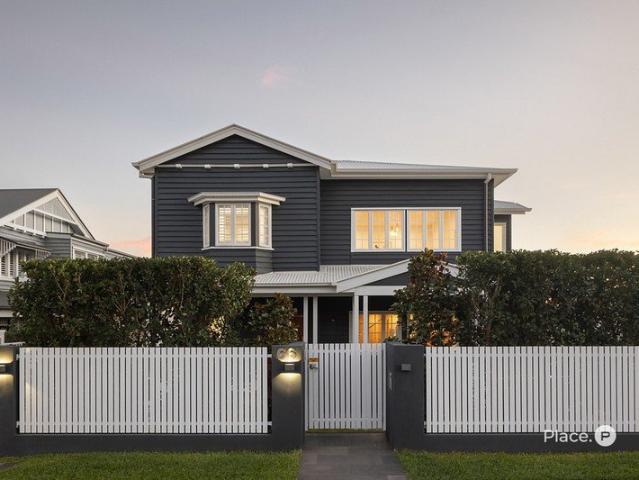 Light, Luxury and City Views in Camp Hill