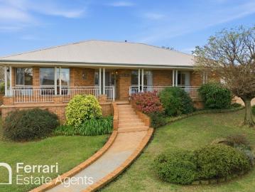 Light, Space and Mt Canobolas Views in North Orange