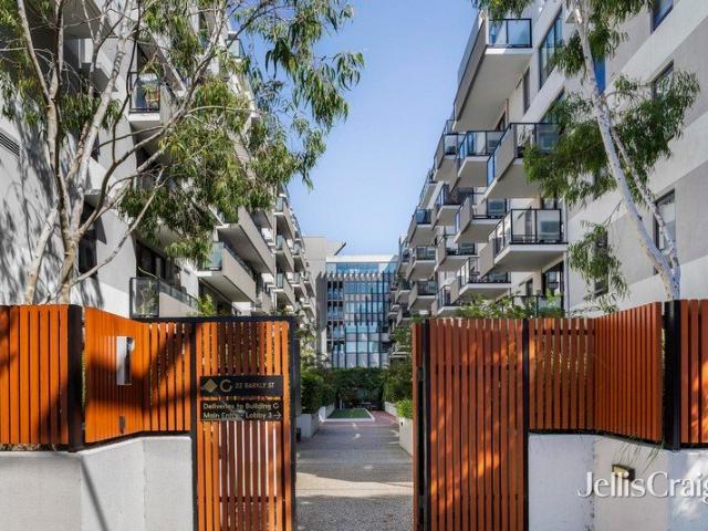 Light & stylish with study space & resort style amenities