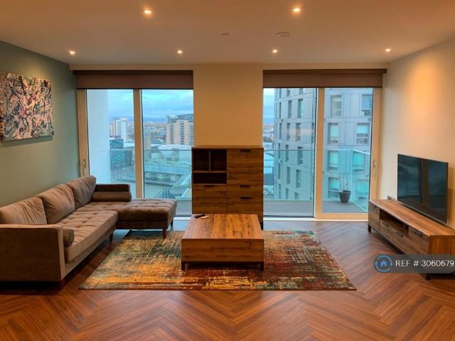 Lightbox, Media City Uk, Salford, M50 2 bed flat to rent £1,750 pcm £404 pw