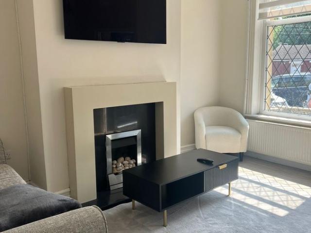 Lightcliffe Road, Huddersfield HD4, 2 bed terraced house to rent, £750 pcm | PrimeLocation