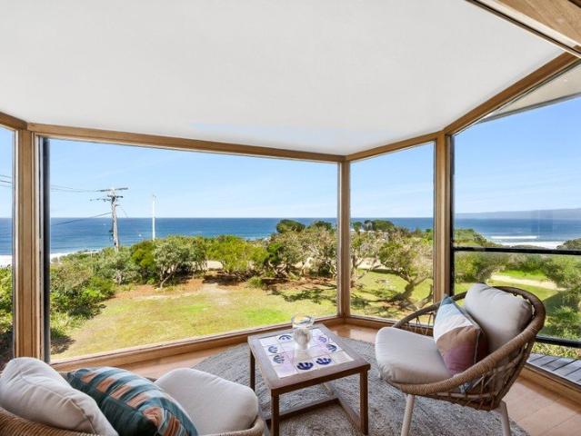 LIGHTHOUSE TO LORNE VIEWS