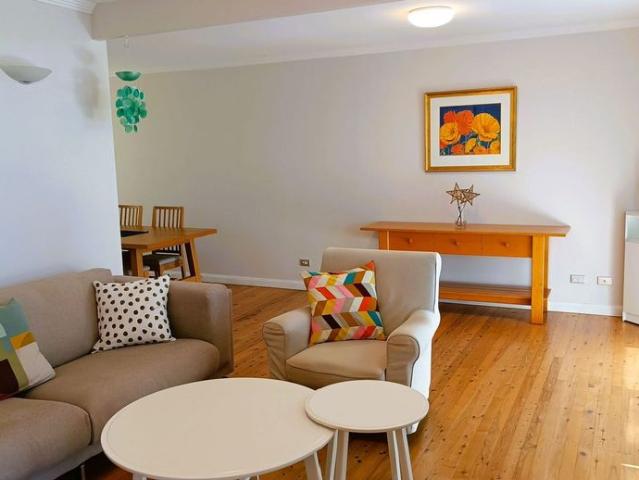 Lightly furnished 3 bed home with flexible lease, broadband & garden care