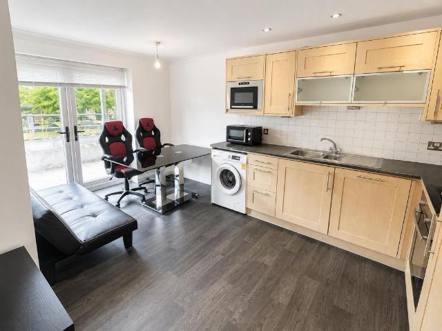 Lightship Way, Colchester CO2, 3 bed flat to rent, £1,400 pcm | PrimeLocation