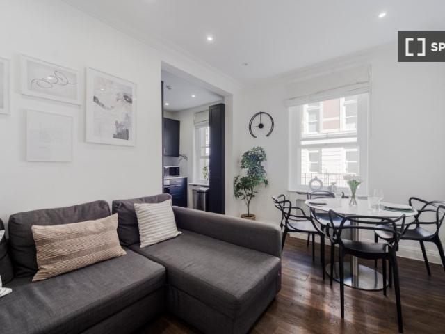 Ligne Roset, 23 25 Mortimer Street, East Marylebone, London, W1T 3JE, United Kingdom | 2 bed apartment for rent #4408514 | Rentberry
