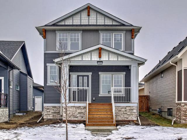 Like New 3 bedroom main floor across from Coopers Promenade!