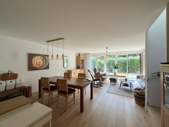 Like new terraced house in Reinach!