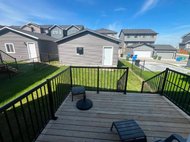 Like new! Build in 2025! Cozy 3 Bedroom Double Garage House in Glacier Ridge