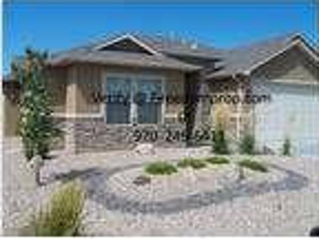 Like New! Convenient Location north of Patterson near Mesa Mall
