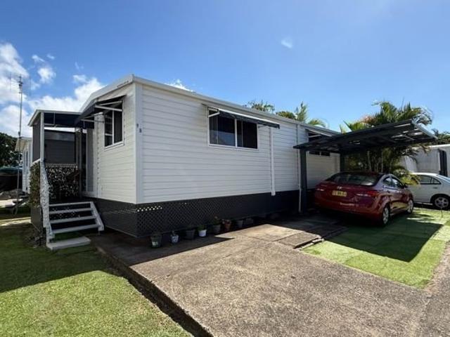 Like New Home in Homestead Park Scenic Tweed River Living
