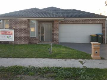 Like New Spacious Single Storey 4 Bedrooms Family Home