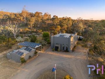 OFF GRID HEAVEN LEA CASTLE ON NATURE'S DOORSTEP